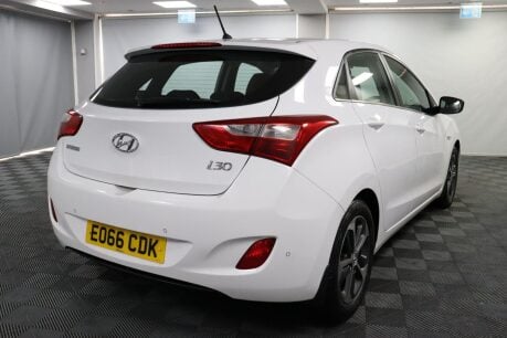 Hyundai i30 CRDI SE BLUE DRIVE 12