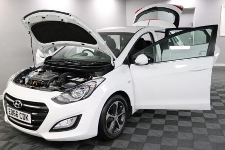 Hyundai i30 CRDI SE BLUE DRIVE 17