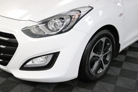 Hyundai i30 CRDI SE BLUE DRIVE 32