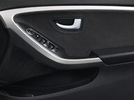 Hyundai i30 CRDI SE BLUE DRIVE 37