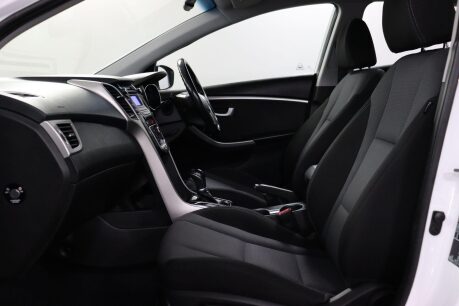 Hyundai i30 CRDI SE BLUE DRIVE 41