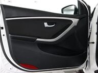 Hyundai i30 CRDI SE BLUE DRIVE 42