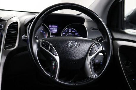 Hyundai i30 CRDI SE BLUE DRIVE 44