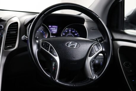 Hyundai i30 CRDI SE BLUE DRIVE 35
