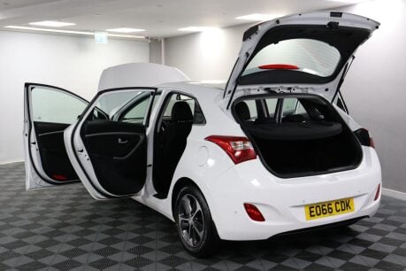 Hyundai i30 CRDI SE BLUE DRIVE 17