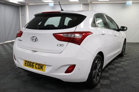 Hyundai i30 CRDI SE BLUE DRIVE 25