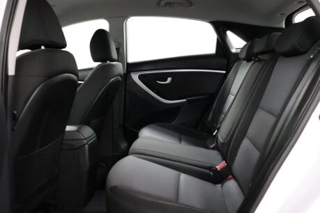 Hyundai i30 CRDI SE BLUE DRIVE 28
