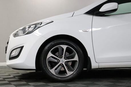 Hyundai i30 CRDI SE BLUE DRIVE 38