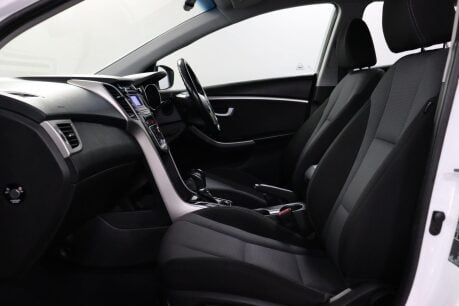 Hyundai i30 CRDI SE BLUE DRIVE 37