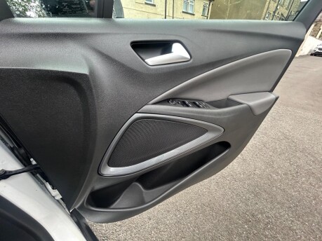 Vauxhall Crossland X ELITE 14