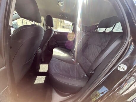 Kia Ceed CRDI 2 NAV ISG 10