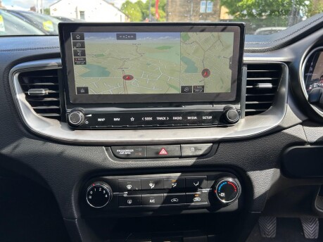 Kia Ceed CRDI 2 NAV ISG 16