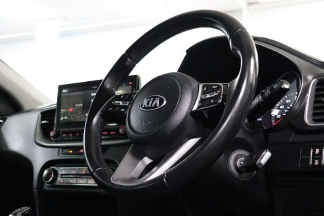 Kia Ceed CRDI 2 NAV ISG 13