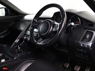 Jaguar E-Pace R-DYNAMIC S 3