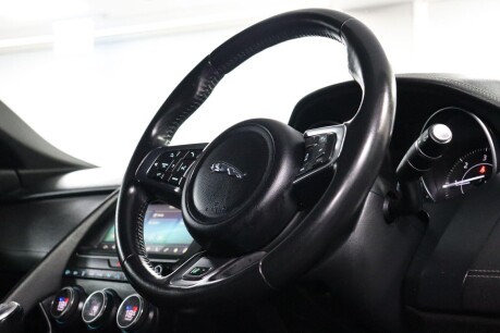 Jaguar E-Pace R-DYNAMIC S 12
