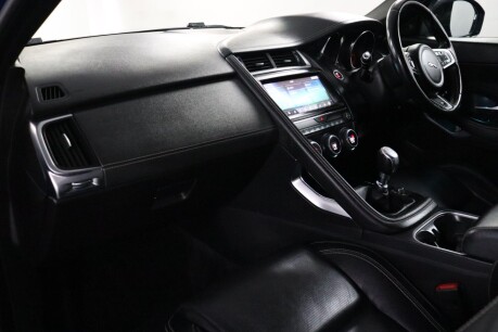 Jaguar E-Pace R-DYNAMIC S 34