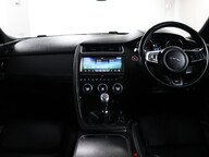 Jaguar E-Pace R-DYNAMIC S 41