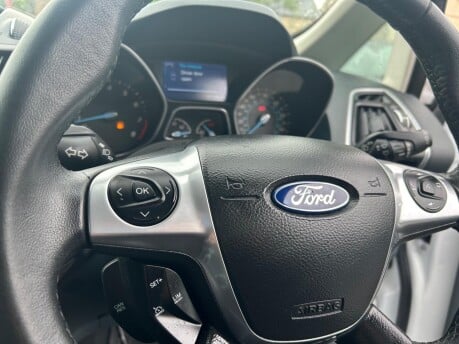Ford C-Max TITANIUM 16