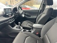 Hyundai i30 T-GDI SE NAV 17