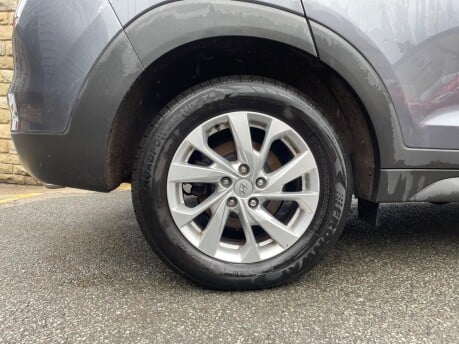 Hyundai TUCSON T-GDI SE NAV 9
