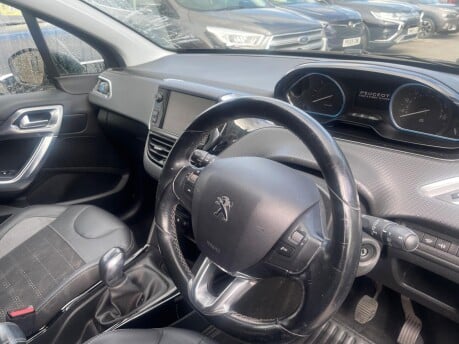 Peugeot 2008 BLUE HDI S/S ALLURE 8