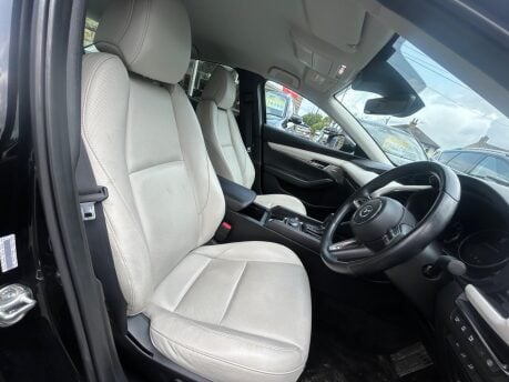 Mazda 3 GT SPORT MHEV 9