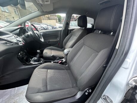 Ford Fiesta TITANIUM 17