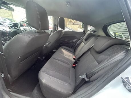 Ford Fiesta TITANIUM 10