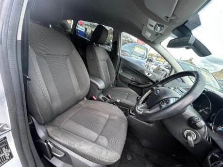 Ford Fiesta TITANIUM 9