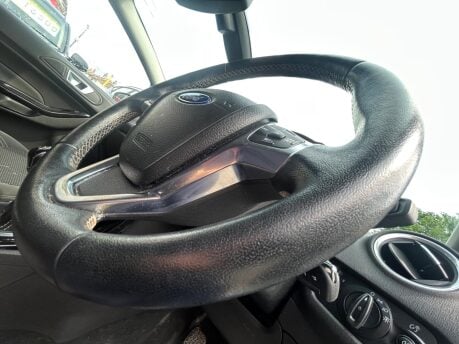 Ford Fiesta TITANIUM 16