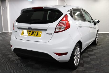 Ford Fiesta TITANIUM 12