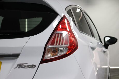 Ford Fiesta TITANIUM 24