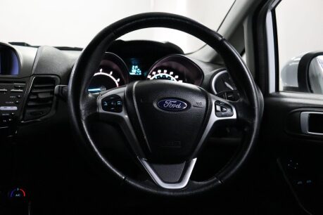 Ford Fiesta TITANIUM 44