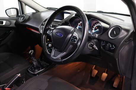 Ford Fiesta TITANIUM 4