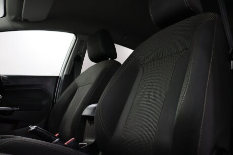 Ford Fiesta TITANIUM 36