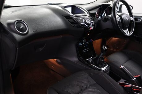 Ford Fiesta TITANIUM 35