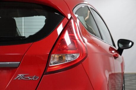 Ford Fiesta ZETEC 23