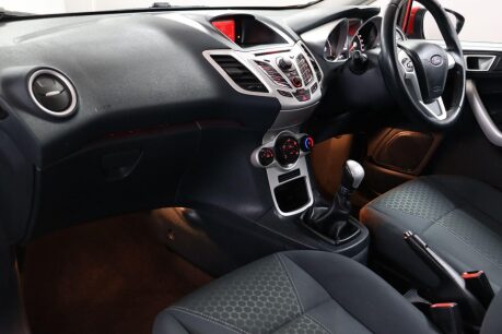 Ford Fiesta ZETEC 34