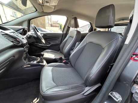 Ford Ecosport TITANIUM TDCI 18