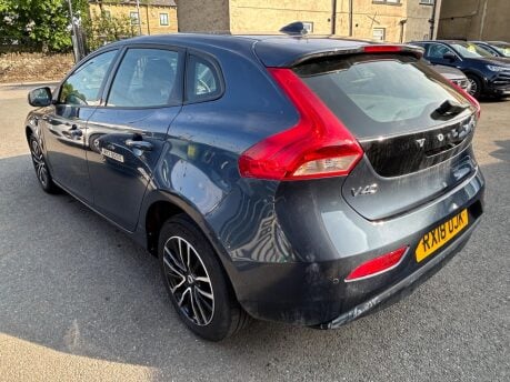 Volvo V40 D2 MOMENTUM 5