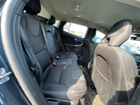 Volvo V40 D2 MOMENTUM 11
