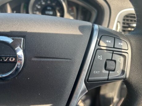 Volvo V40 D2 MOMENTUM 13