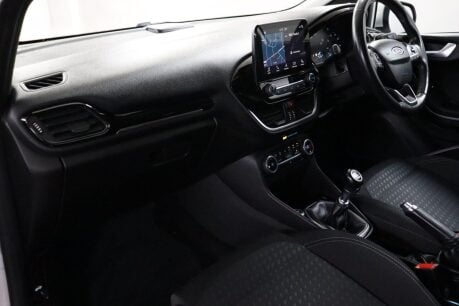 Ford Fiesta TITANIUM 22