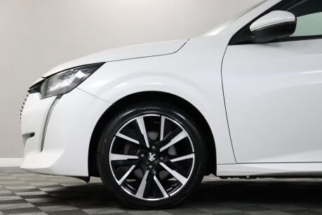 Peugeot 208 PURETECH ALLURE S/S 27