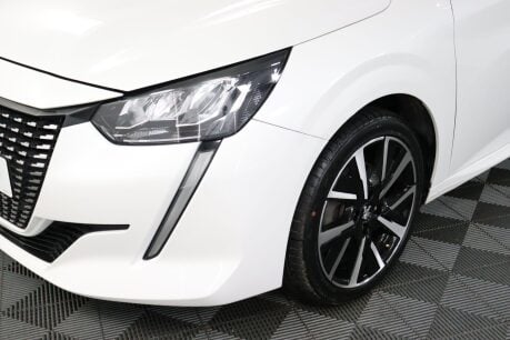 Peugeot 208 PURETECH ALLURE S/S 31