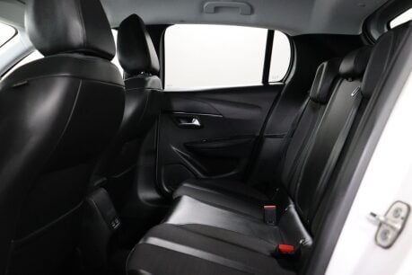 Peugeot 208 PURETECH ALLURE S/S 41