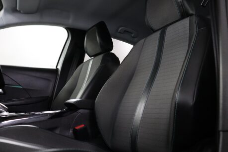 Peugeot 208 PURETECH ALLURE S/S 36