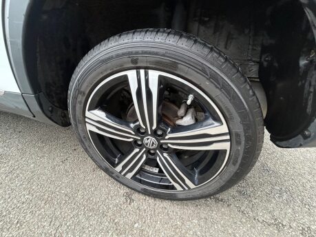 MG ZS EXCLUSIVE 15