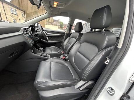 MG ZS EXCLUSIVE 18