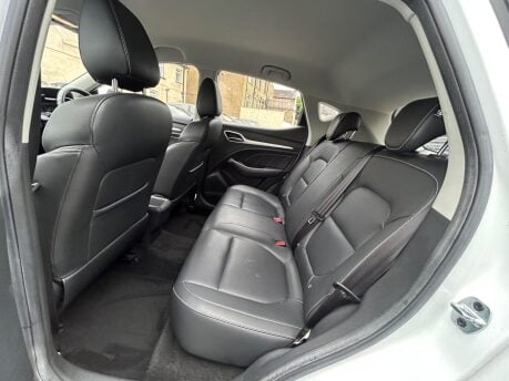 MG ZS EXCLUSIVE 10